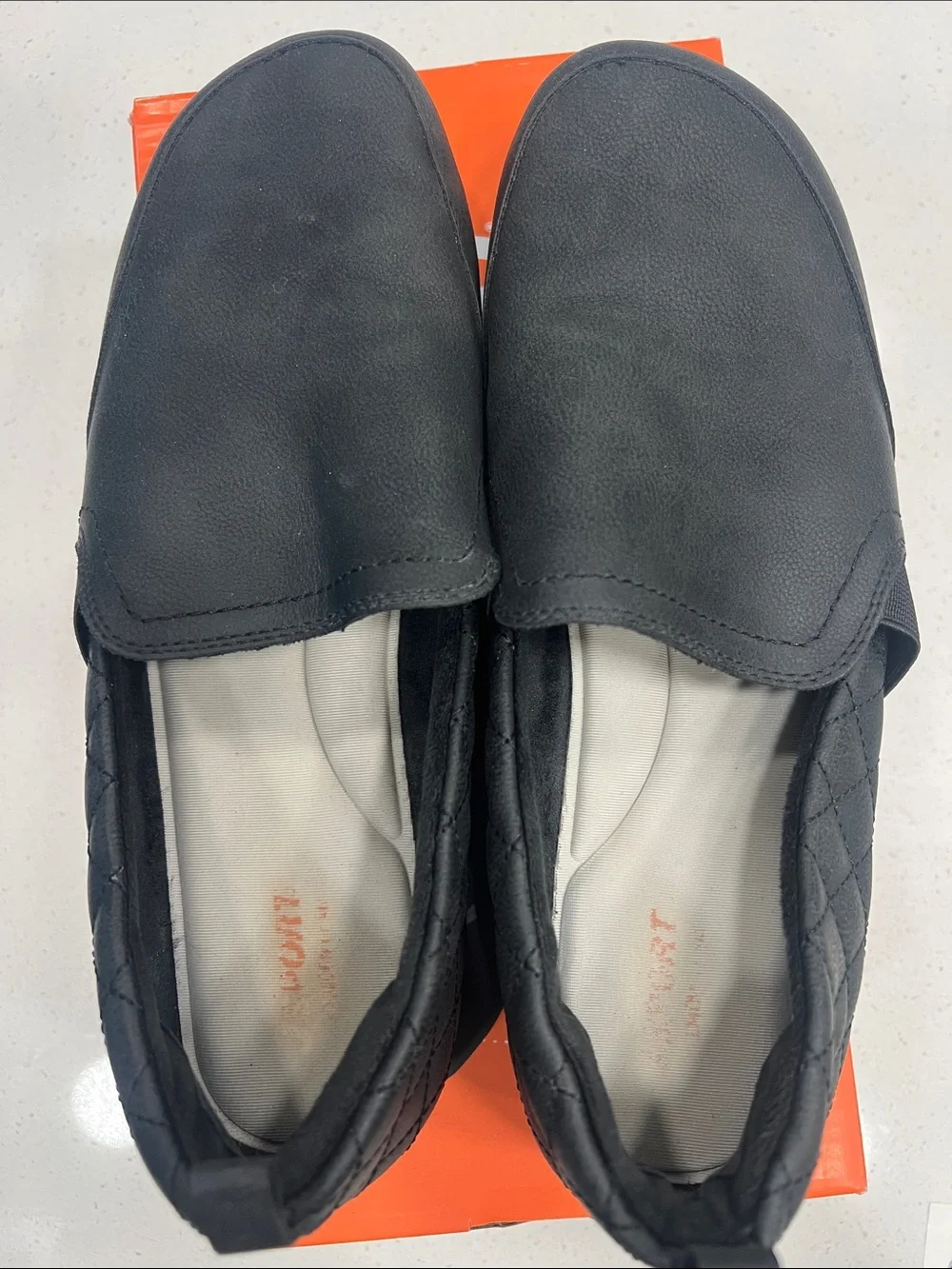 Skechers Black Quilted Slip-On Loafer women’s size 10